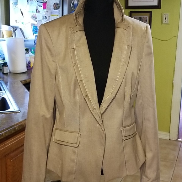 Blazer - Picture 4 of 4